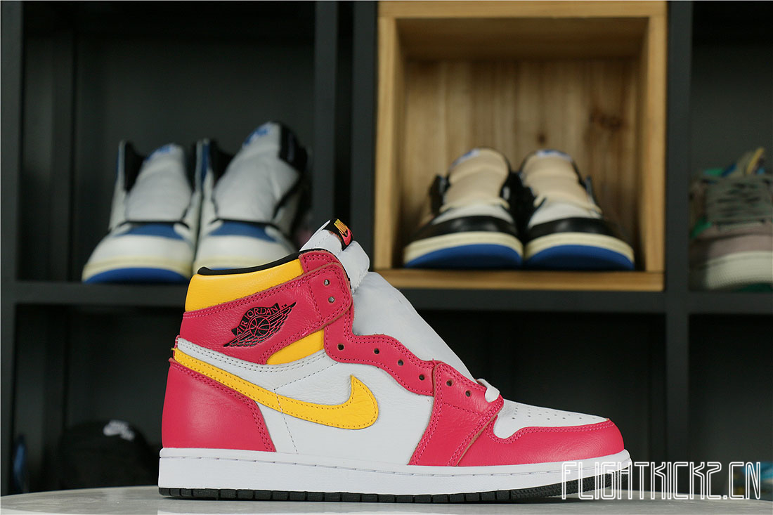 Air Jordan 1 Retro High OG Light Fusion Red