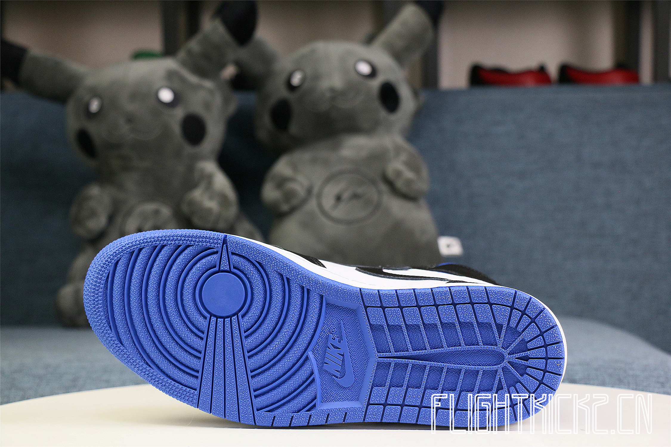 AIR JORDAN 1 Retro Royal Toe 2020