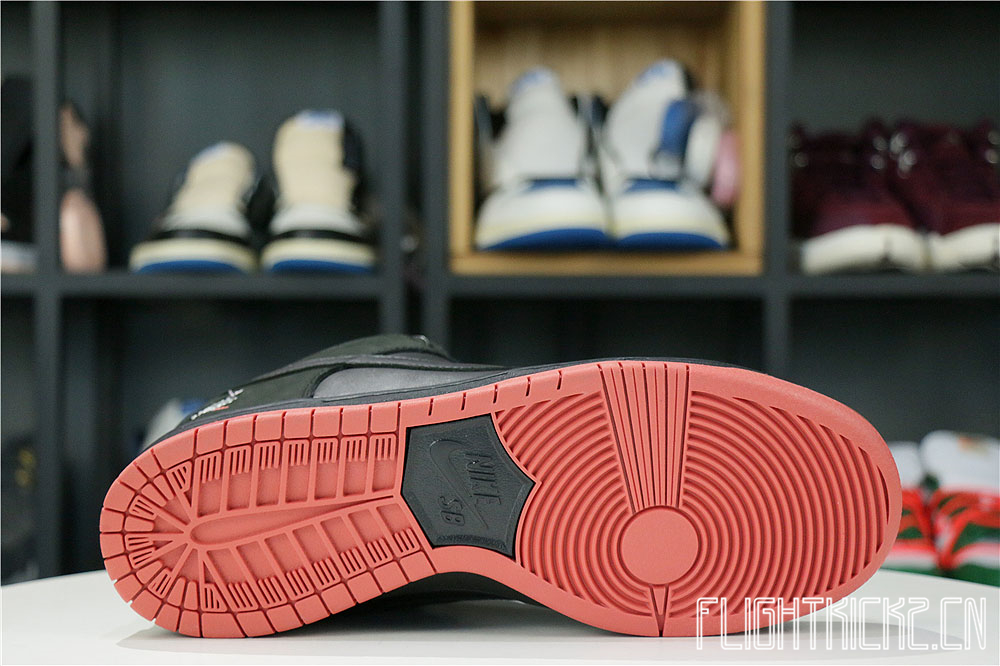 Nike SB Dunk Low Black Pigeon