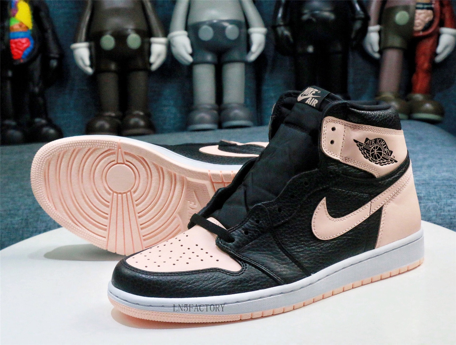 Jordan 1 Retro High Black Crimson Tint