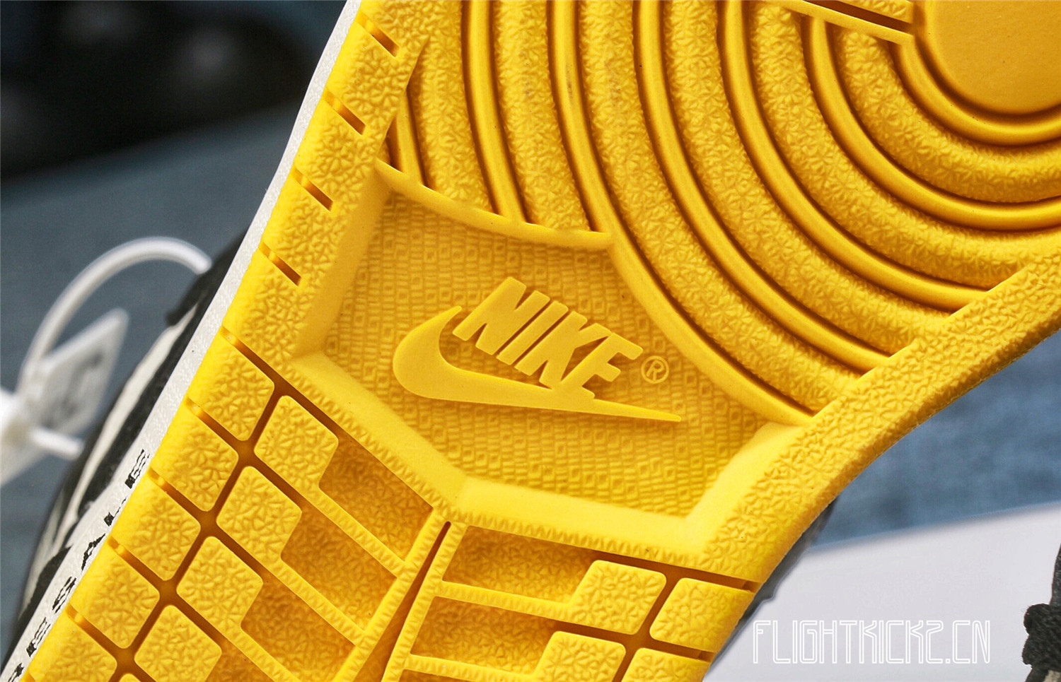 Air Jordan 1 Retro “Not For Resale Yellow 2018