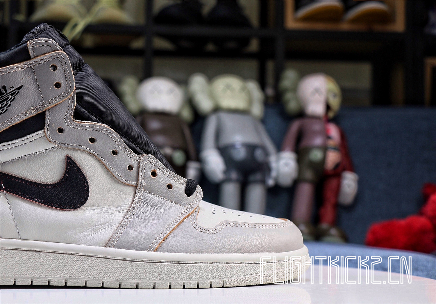 Jordan 1 Retro High OG Defiant SB NYC to Paris