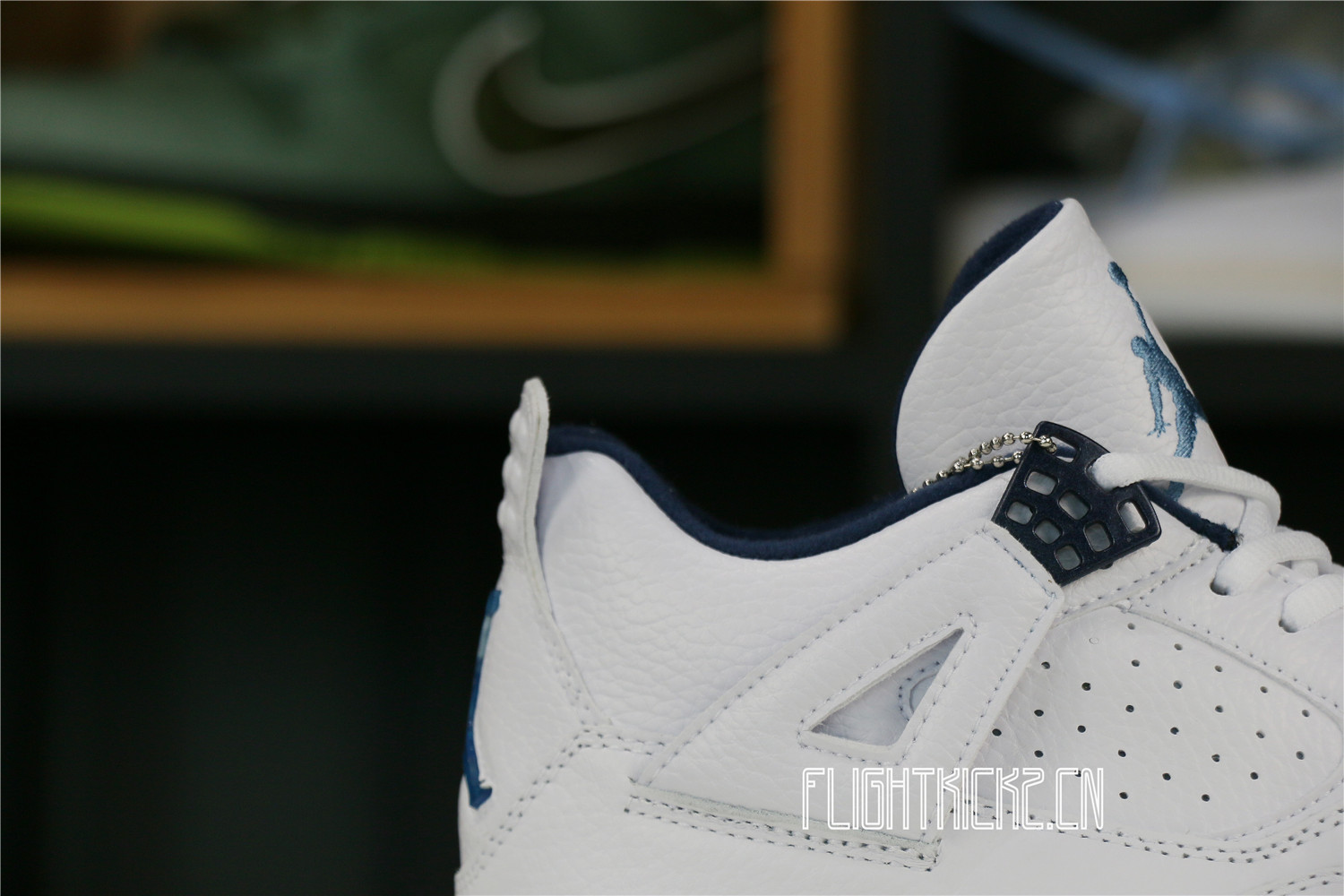 AIR JORDAN 4 RETRO LS ‘LEGEND BLUE’