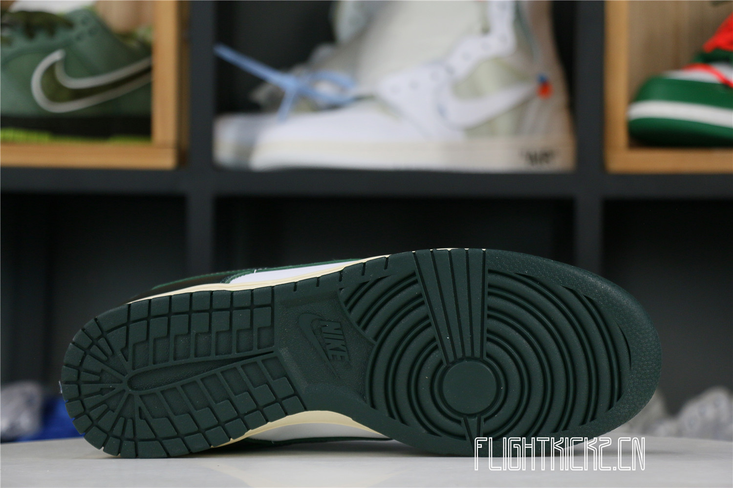 Nike Dunk Low Vintage Green (W)(LN5 A1 Batch)