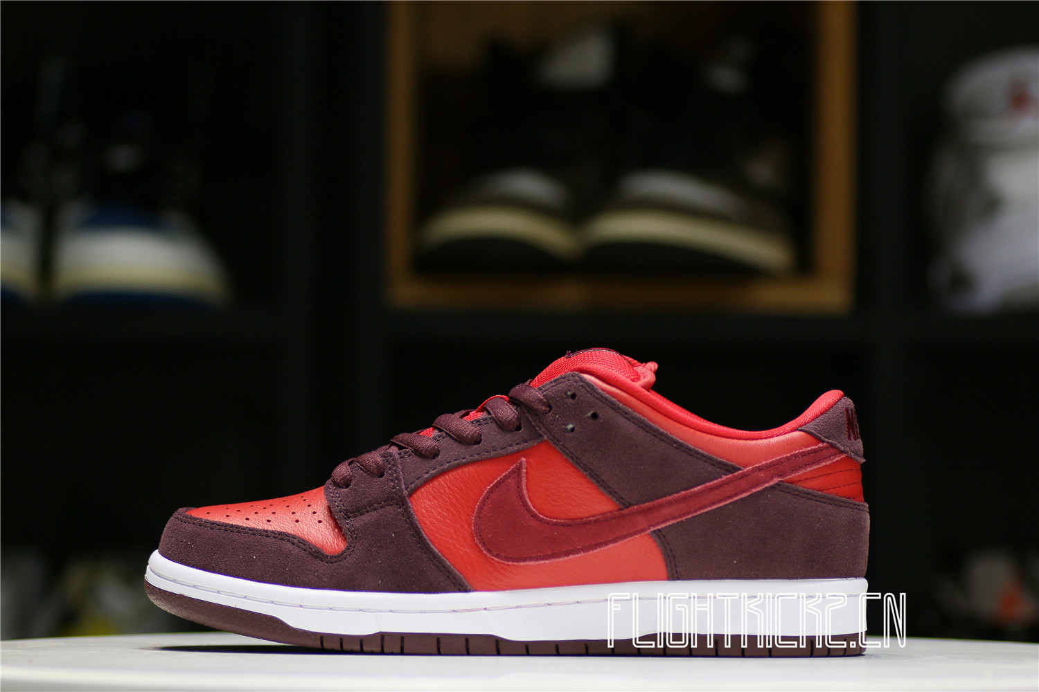 Nike SB Dunk Low Cherry