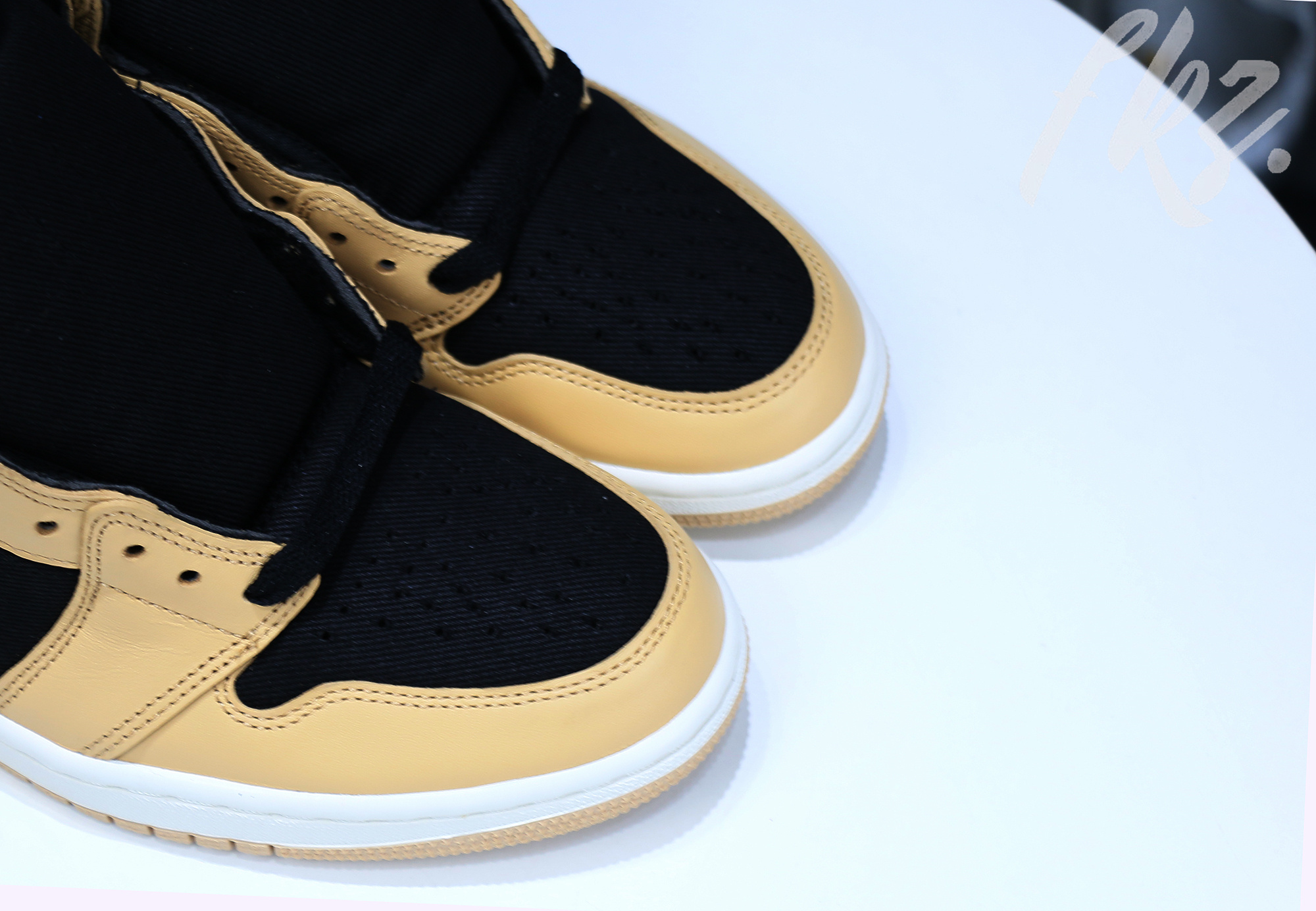 Air Jordan 1 Retro High OG ‘Heirloom’ 2022