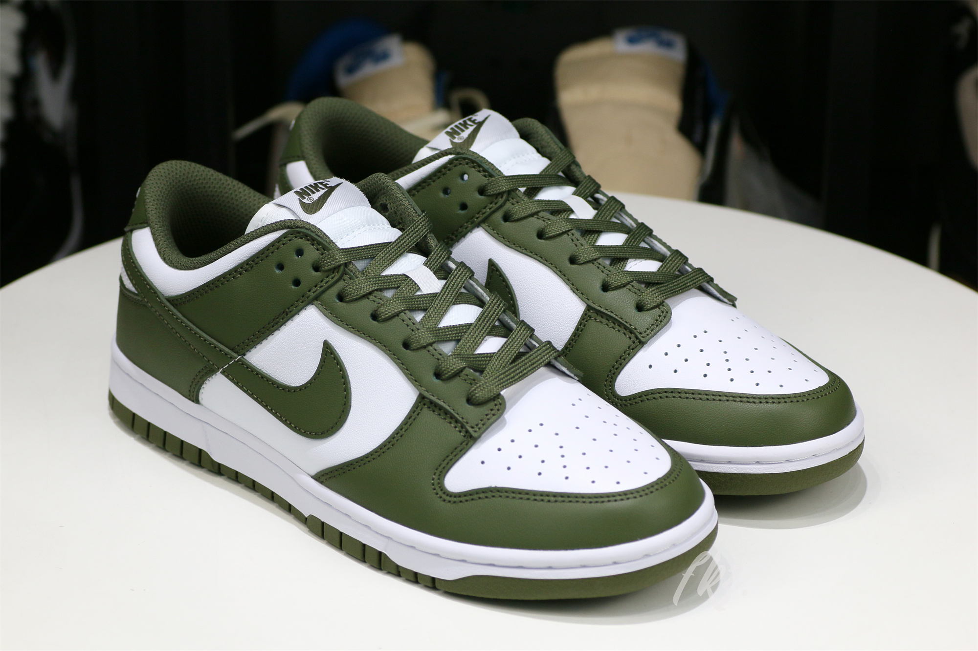 Nike Dunk Medium Olive W