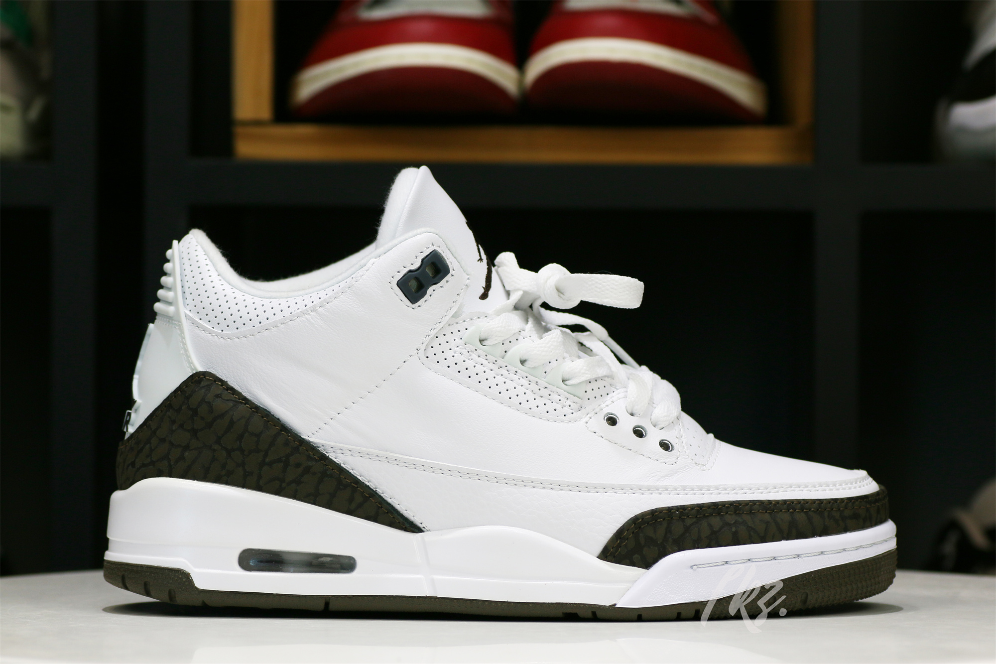 Air Jordan 3 Retro Mocha 2018