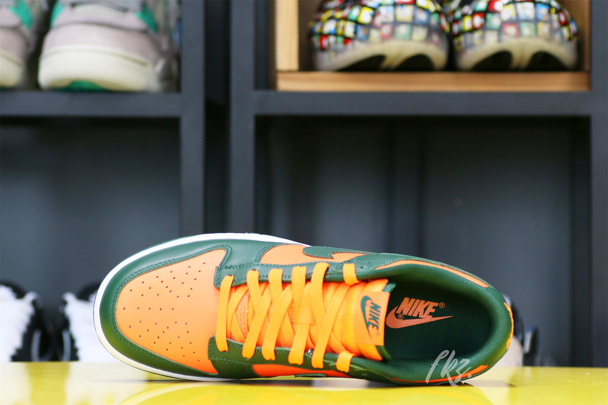 Nike Dunk Low “Miami Hurricanes”
