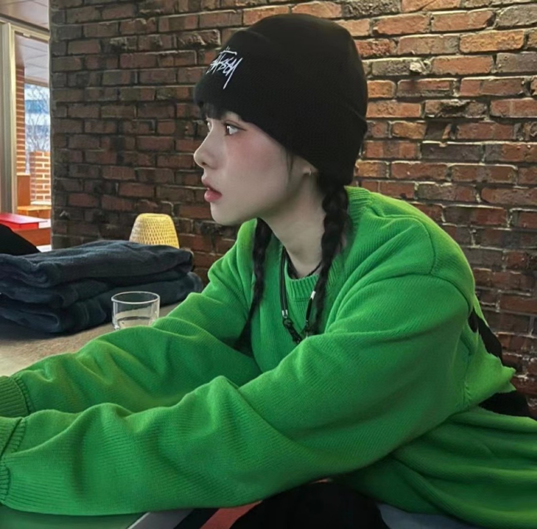 Stussy22SS Crown Crew Neck Pullover Long Sleeve Sweater