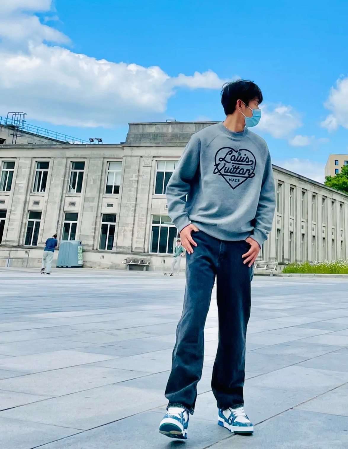 L× Nigo 2022ss co-branded version 2.0 love foam print round neck sweater