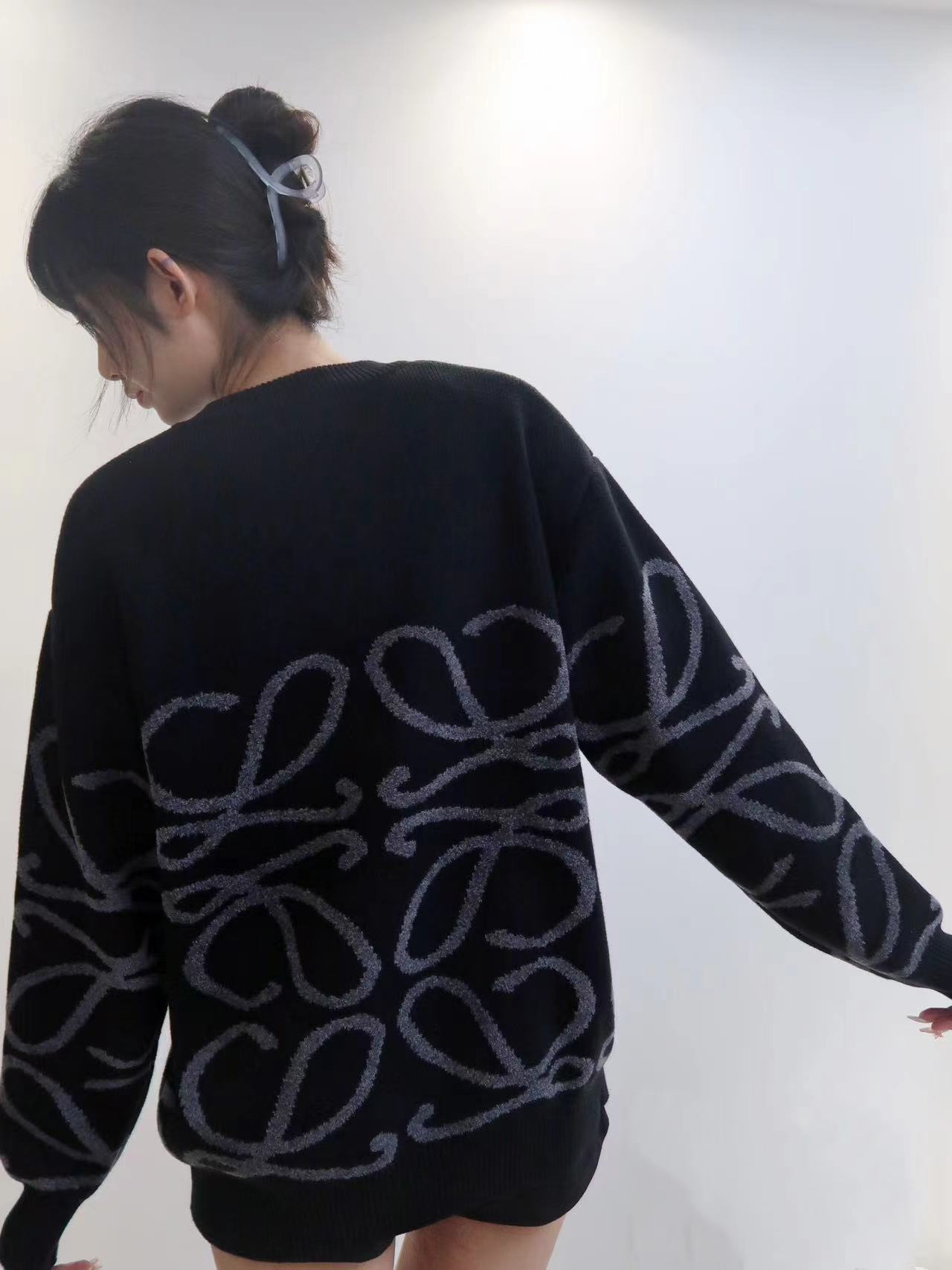 LOEVVE 22SS autumn and winter new round neck jacquard wool sweater