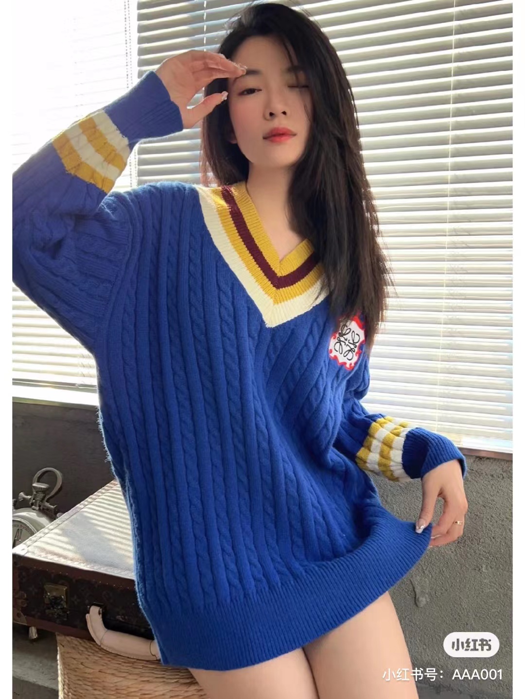 LOEVVE SS22 striped color block V-neck pullover sweater