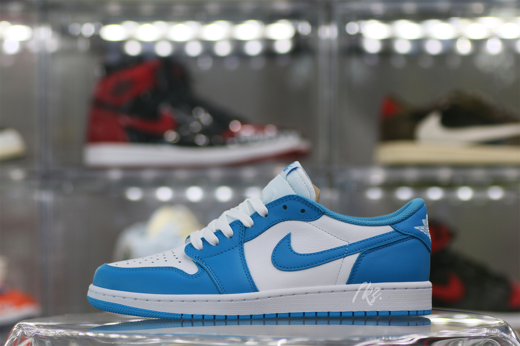 Jordan 1 Low SB University Blue UNC 2019