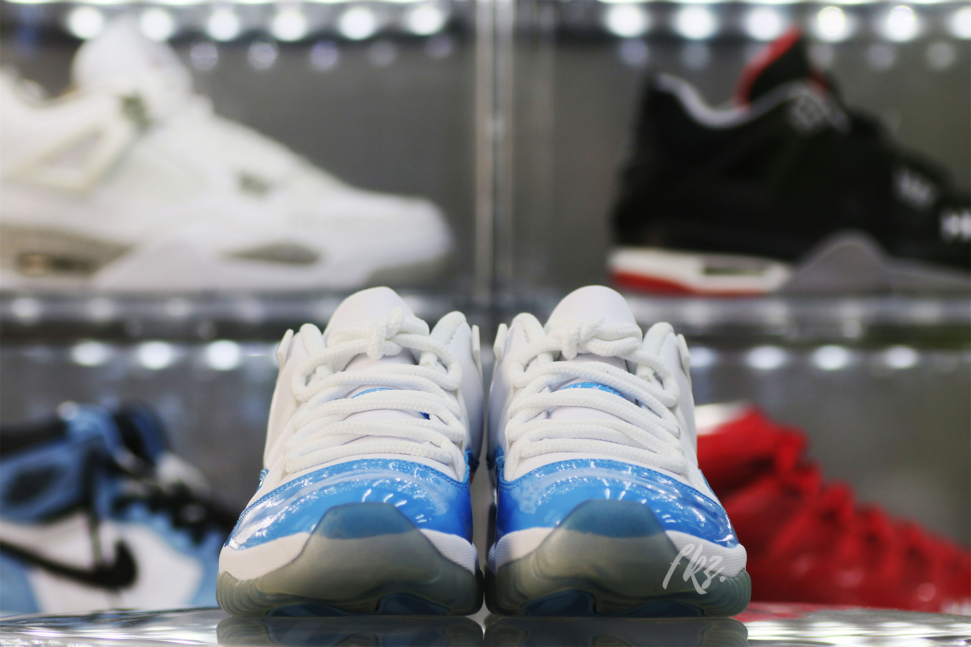 Air Jordan 11 Retro Low UNC