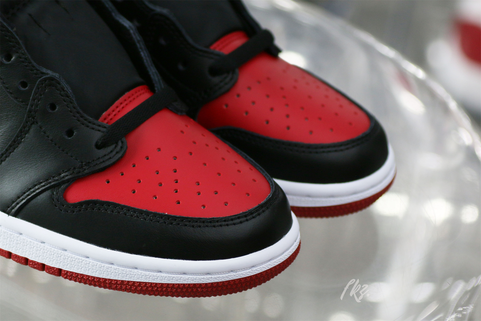 Air Jordan 1 Retro Low Bred 2015