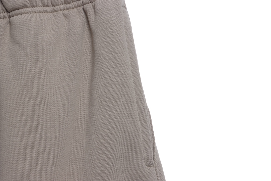 Essenti@ls Flocked alphabet shorts