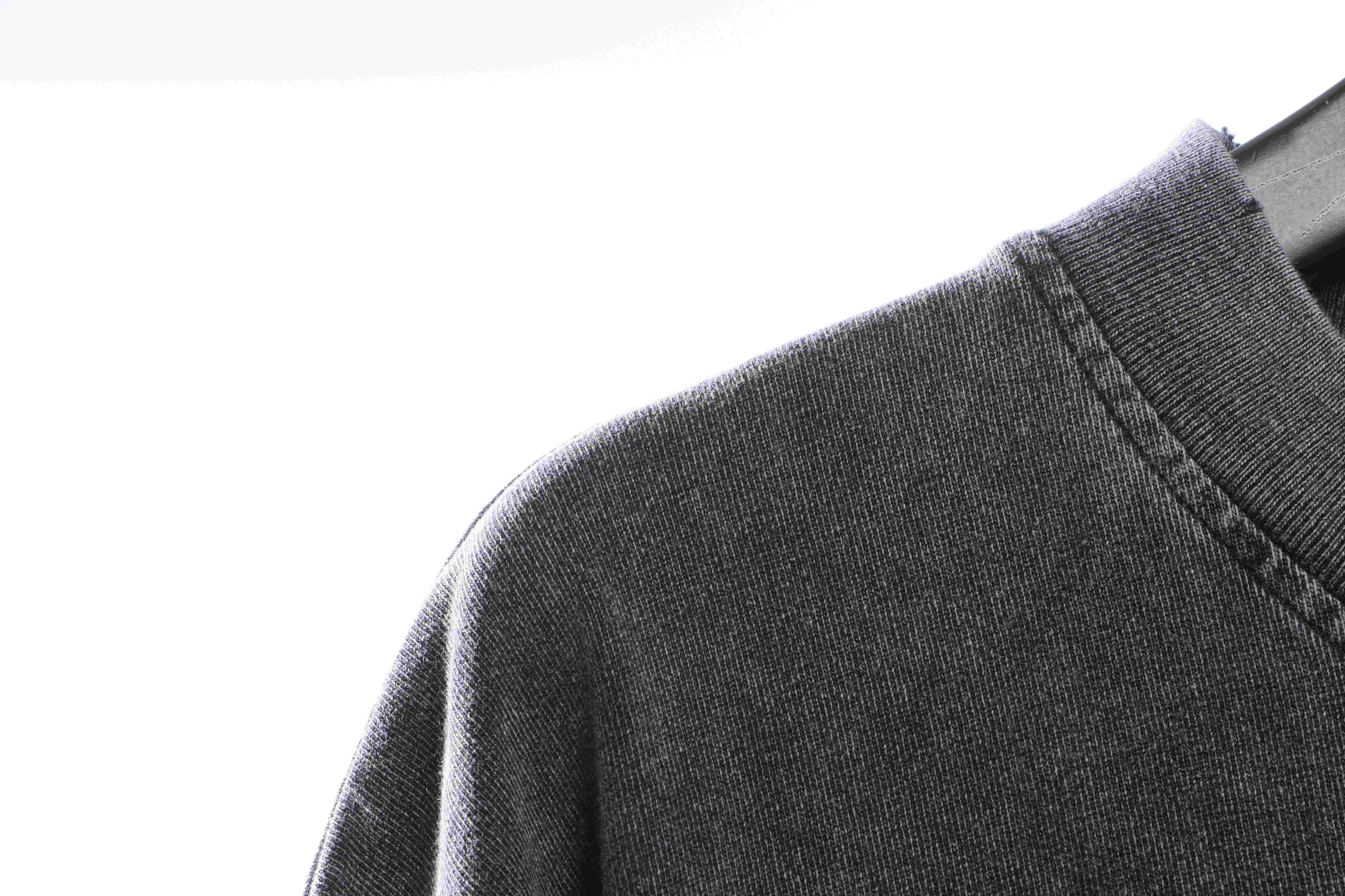 Represent makes old washing letters with short sleeves