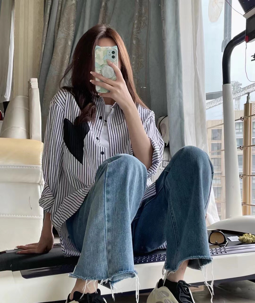 Mo&Co Joint Vertical Stripe Love Patch Shirt