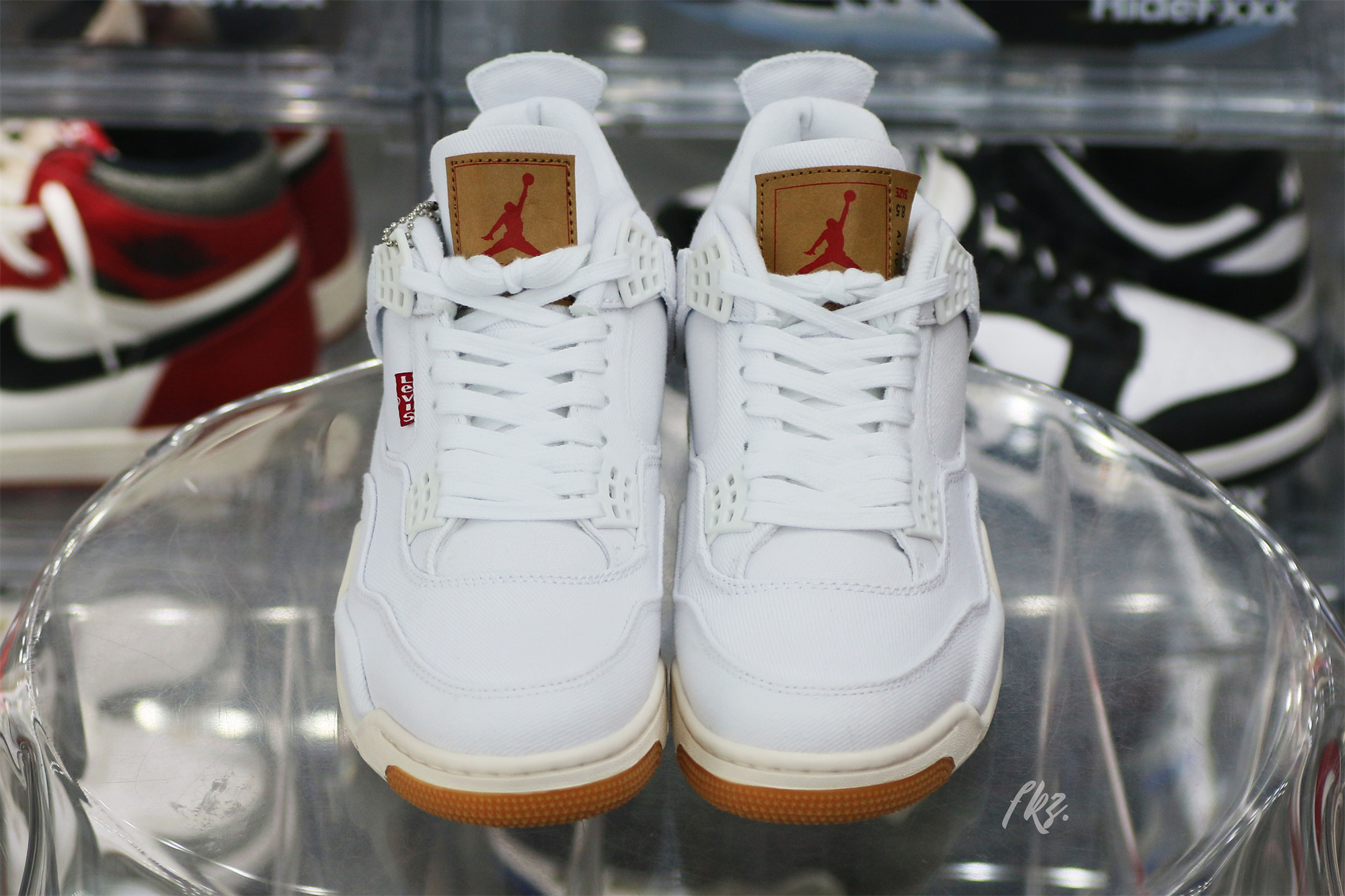 Air Jordan 4 Retro Levi’s White (Levi’s Tag)