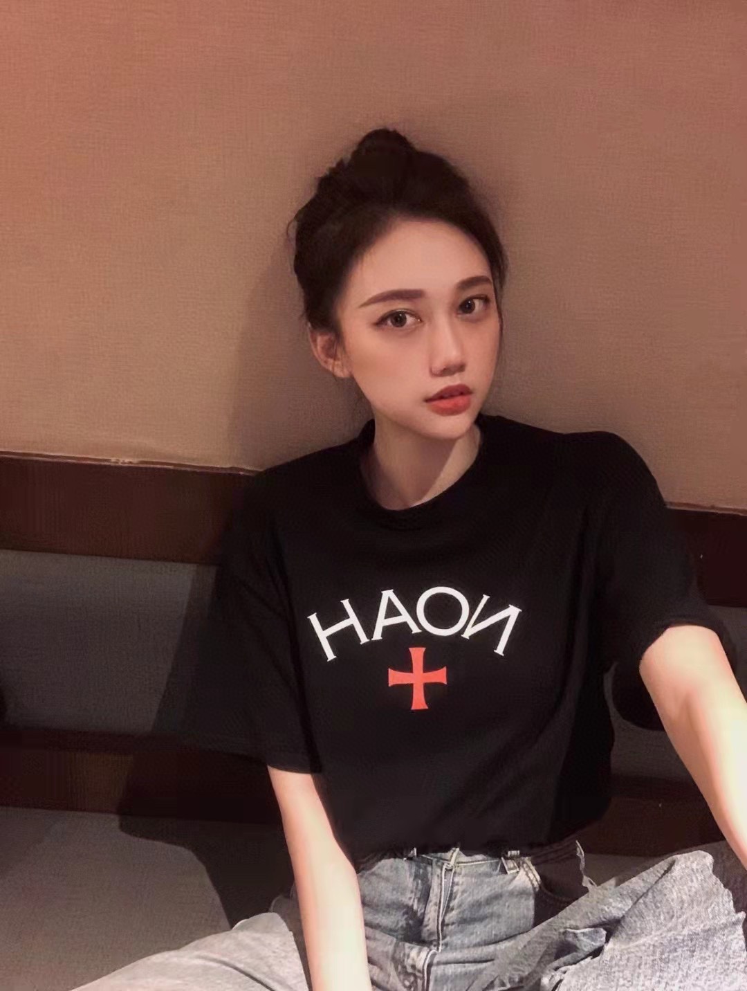 NOAH cross print letter short sleeve