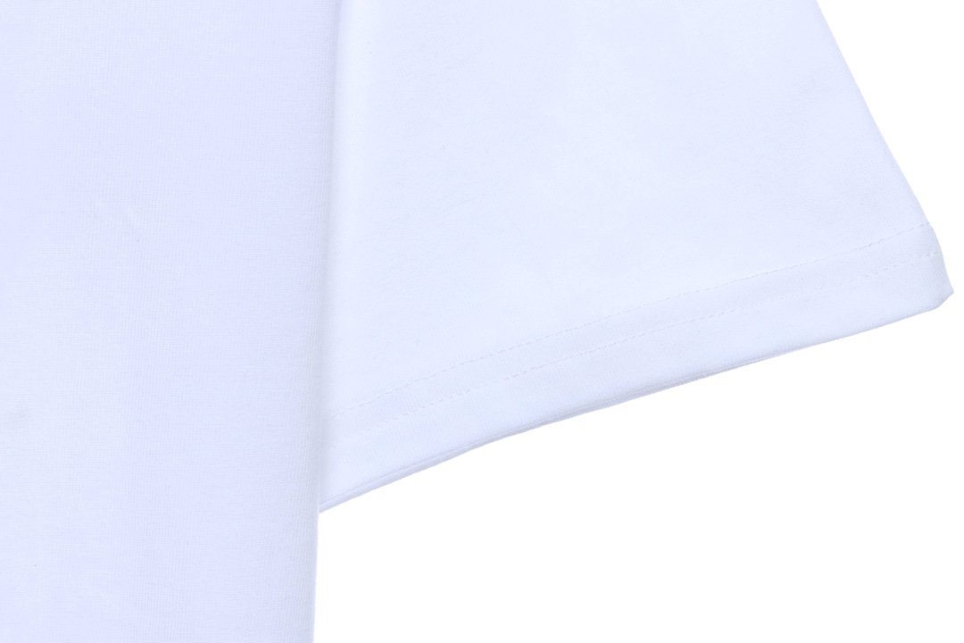 NOAH cross print letter short sleeve