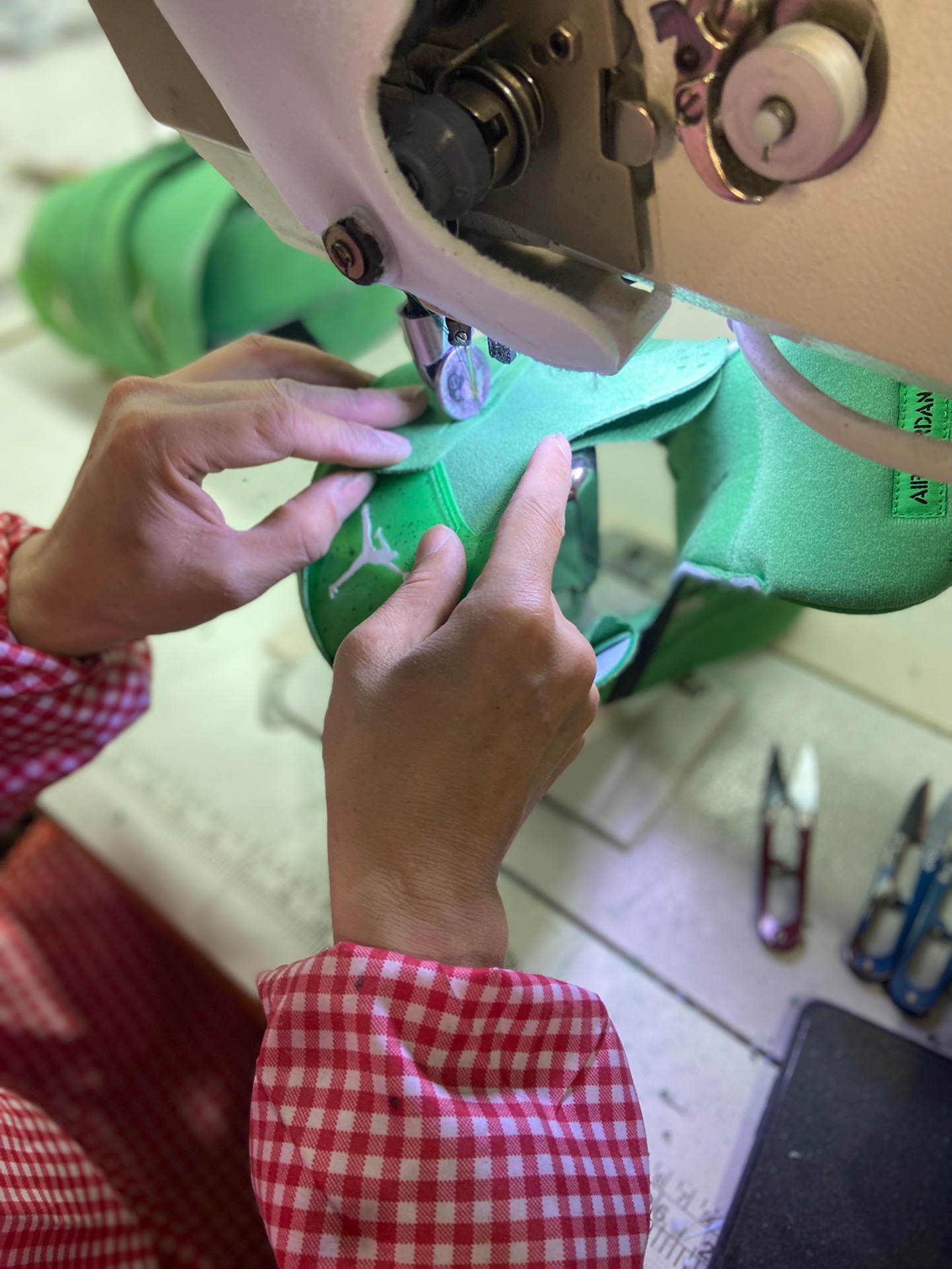 Air Jordan 4 Retro Wahlburgers