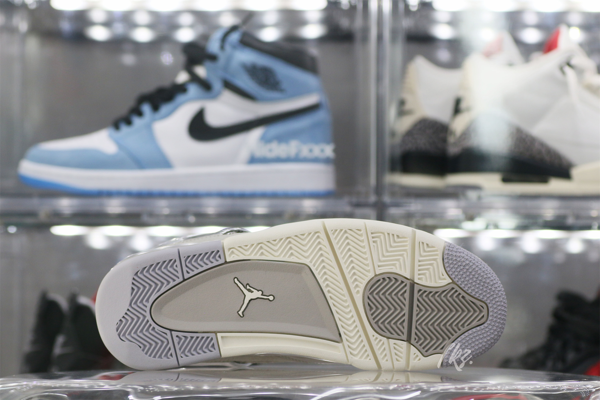 Air Jordan 4 “Frozen Moments”