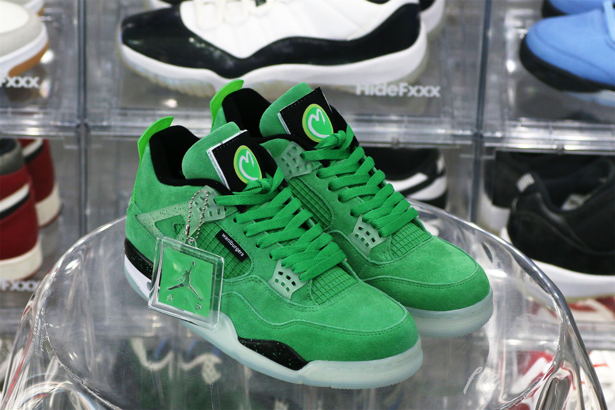 Air Jordan 4 Retro Wahlburgers