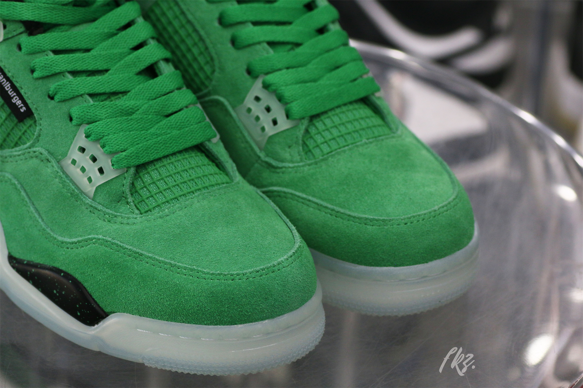 Air Jordan 4 Retro Wahlburgers