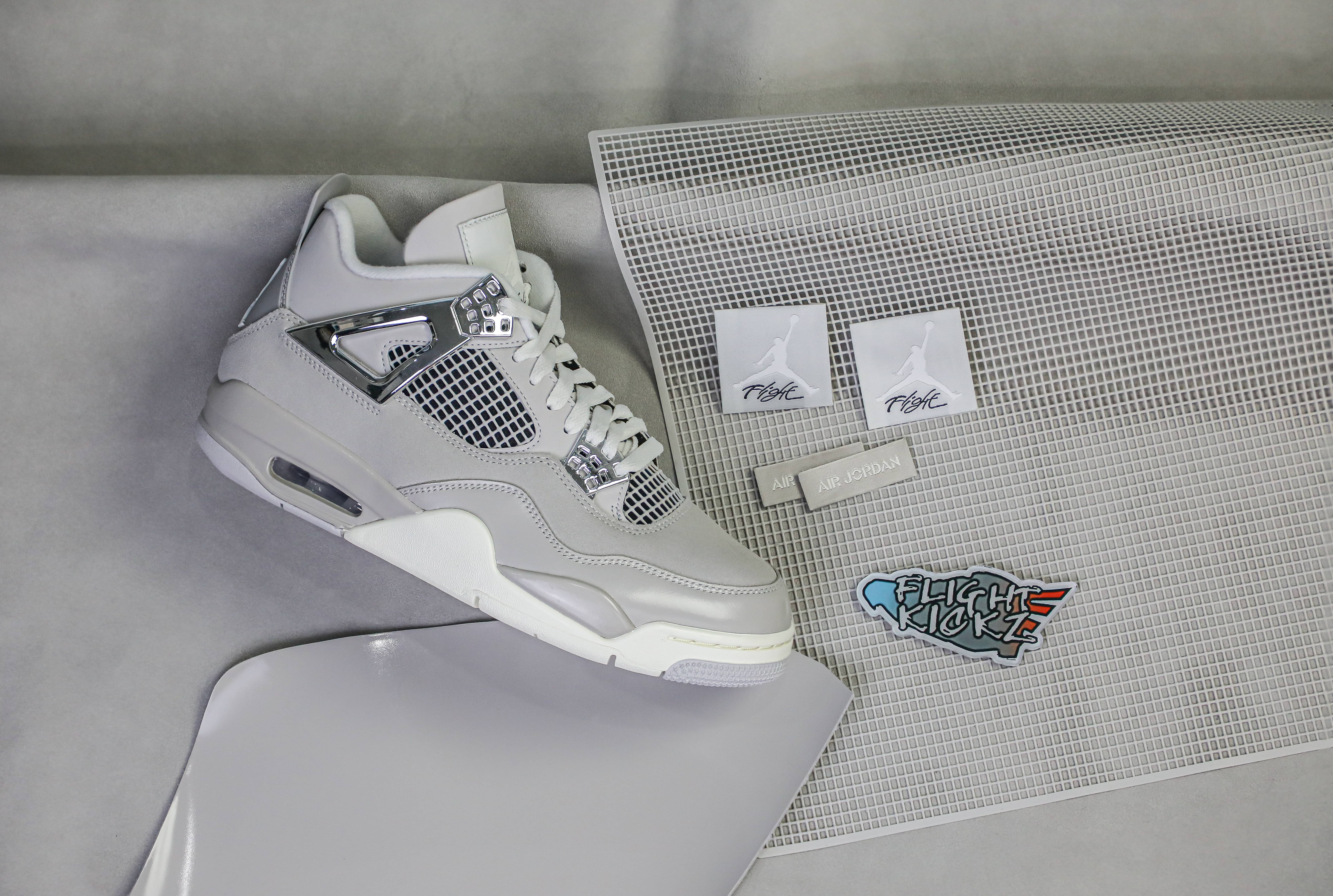Air Jordan 4 “Frozen Moments”