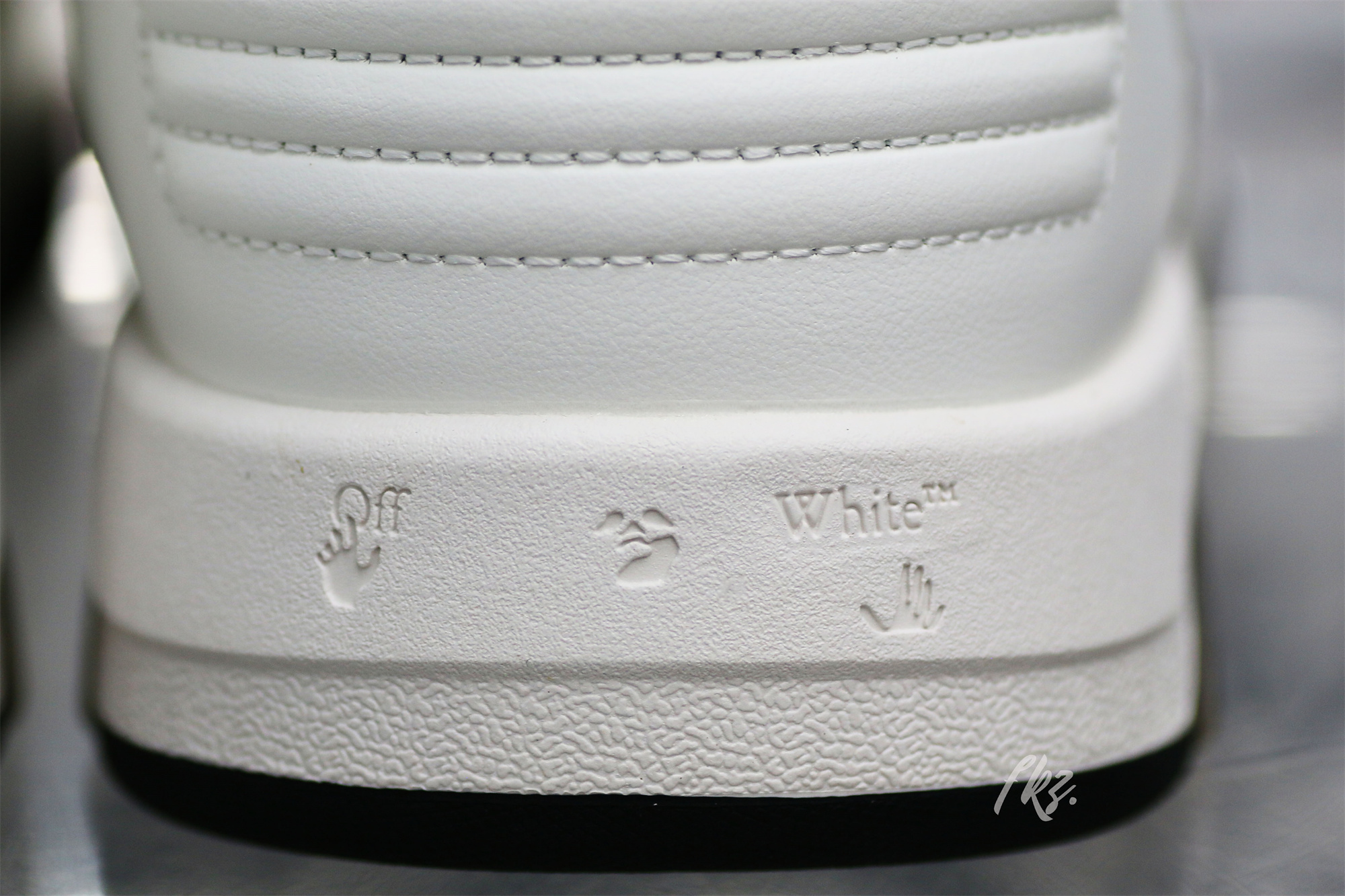 OFF-WHITE White & Black ‘Out Of Office’ Sneakers