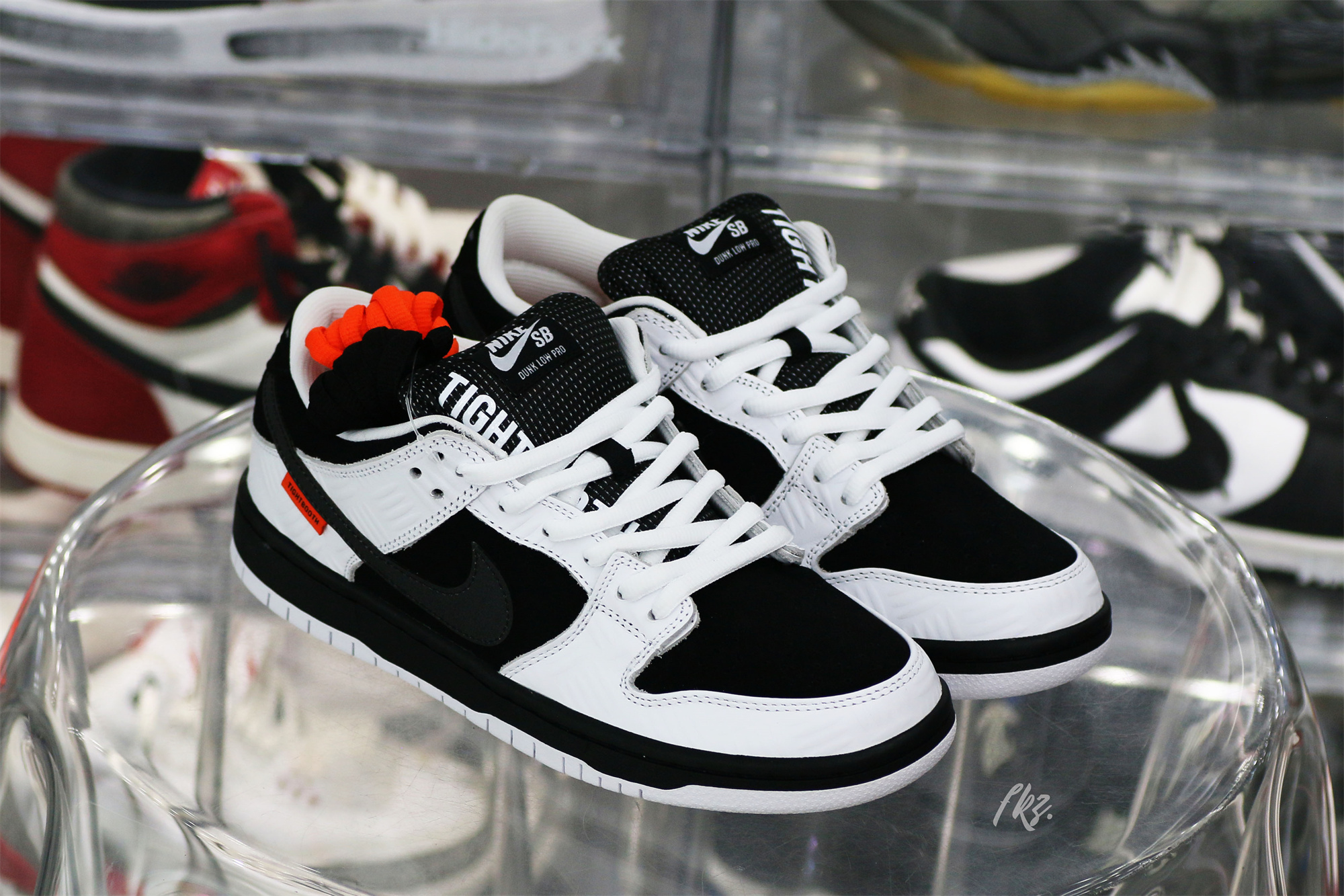 Nike SB Dunk Low TIGHTBOOTH