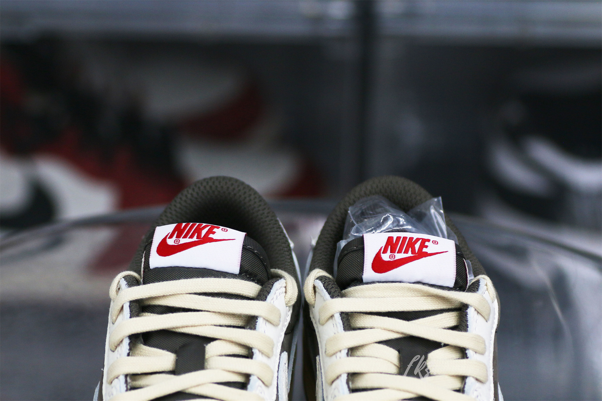 Travis Scott x Jordan 1 Retro Low OG SP Reverse Mocha Kid (LN5 A1)