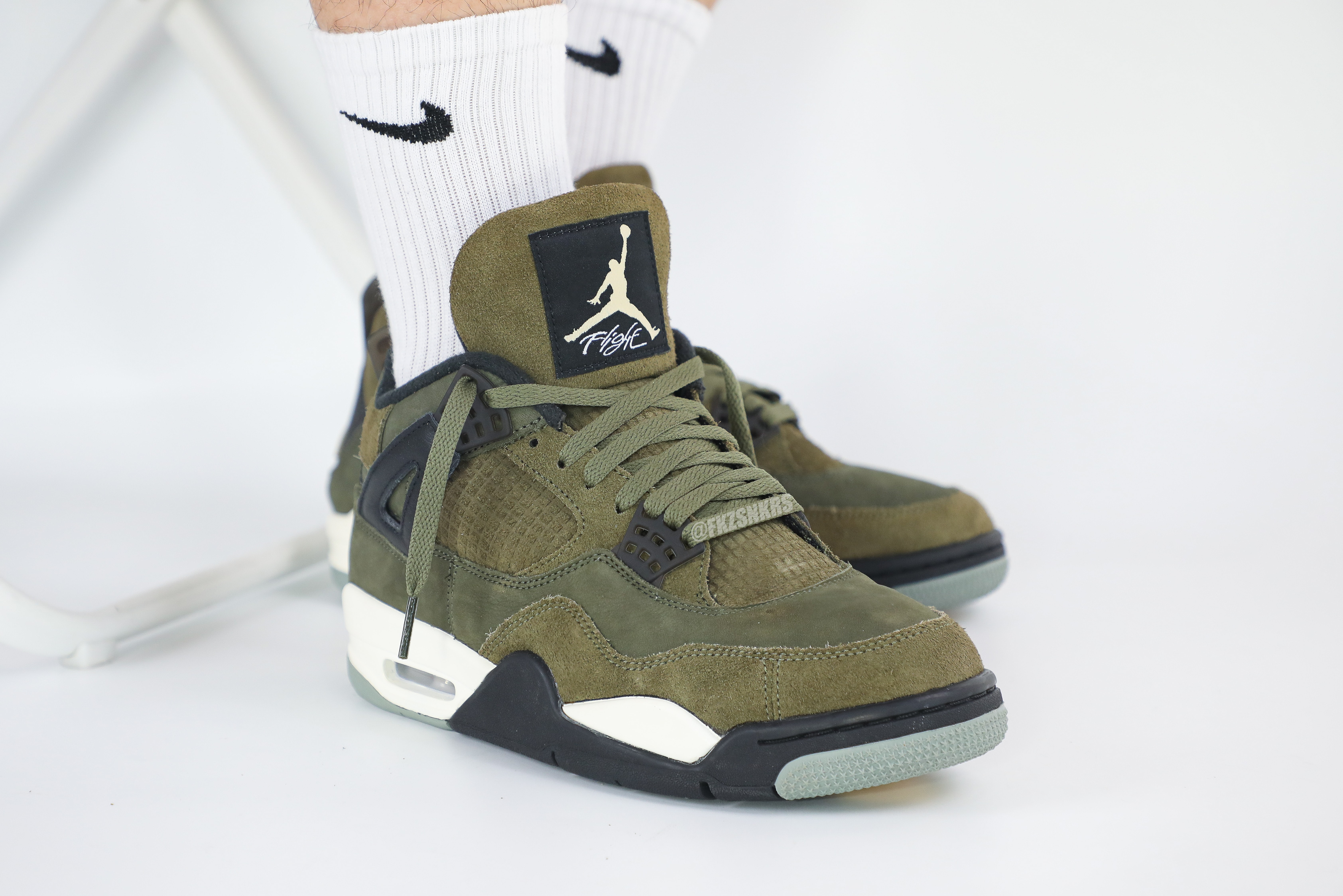 Air Jordan 4 Retro SE Craft Medium Olive (LN5 A1)