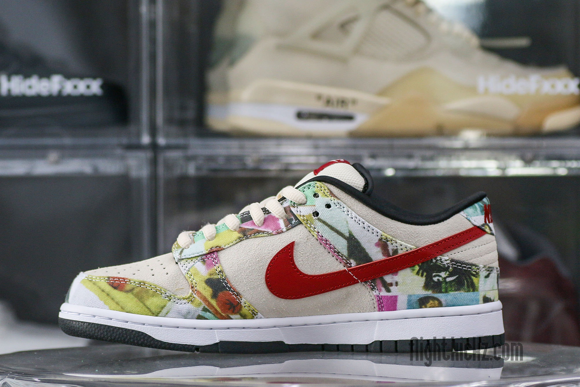 Nike SB Dunk Low Paris