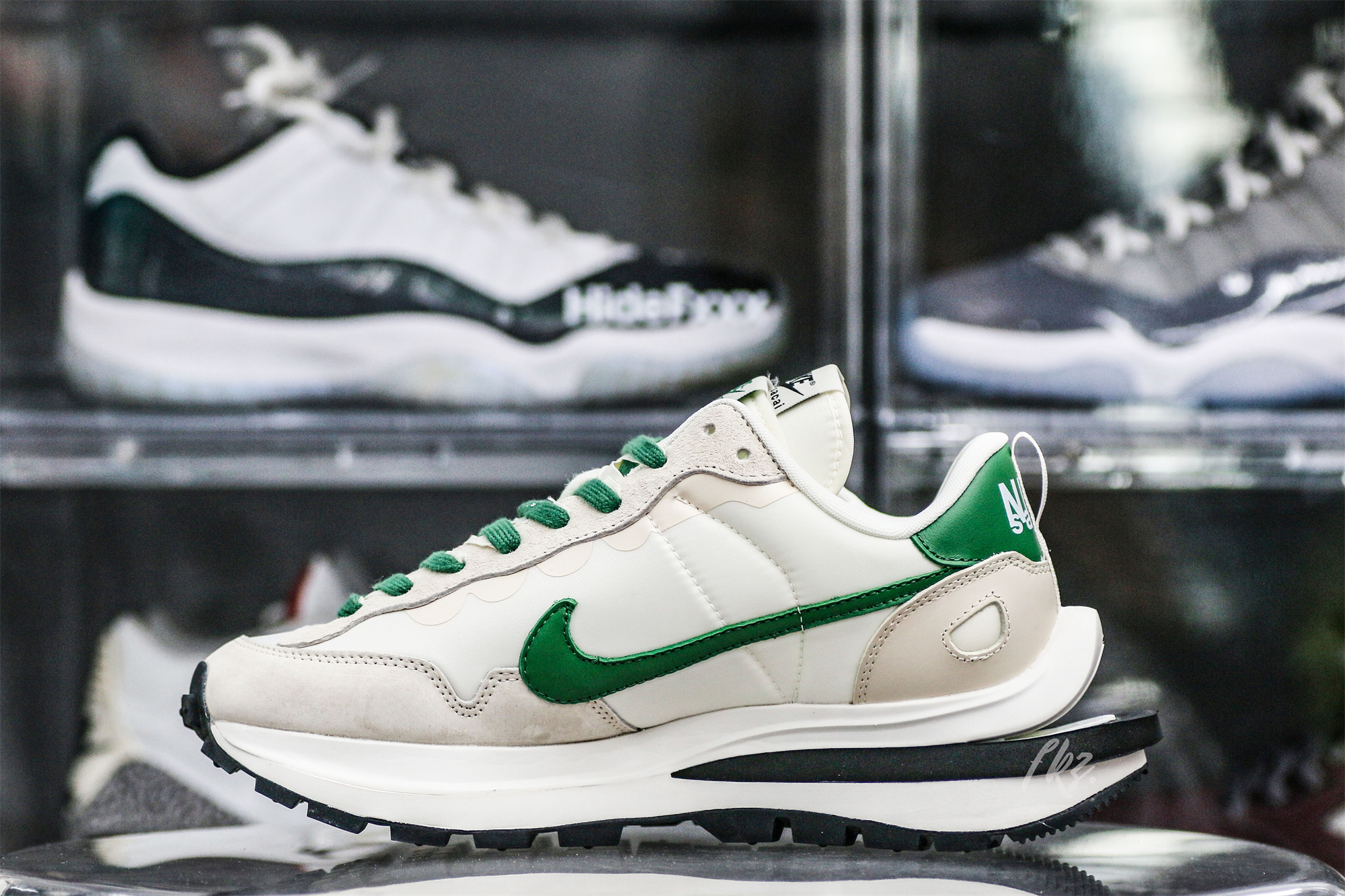 Sacai x colegio Nike VaporWaffle 3.0 White Grey Green