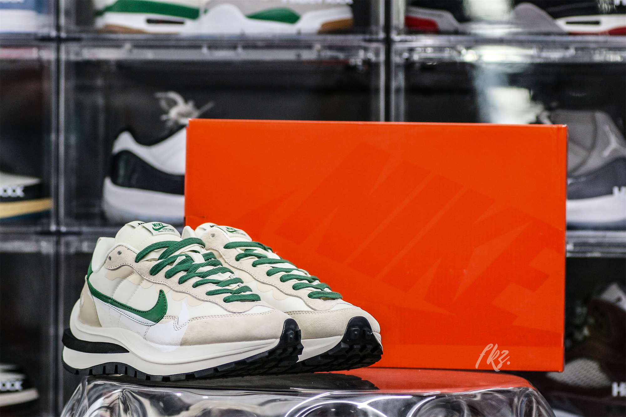 Sacai x colegio Nike VaporWaffle 3.0 White Grey Green