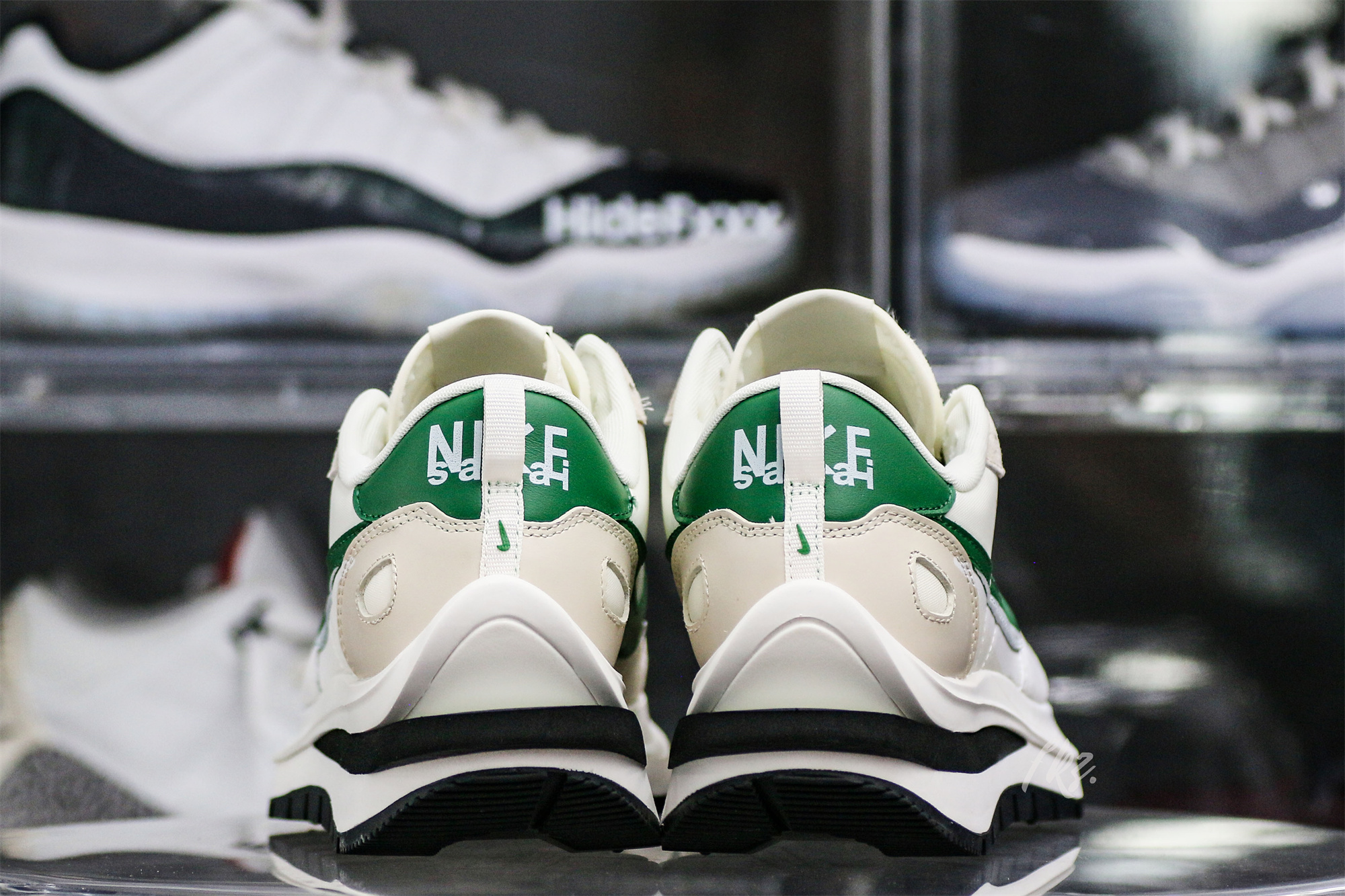 Sacai x colegio Nike VaporWaffle 3.0 White Grey Green