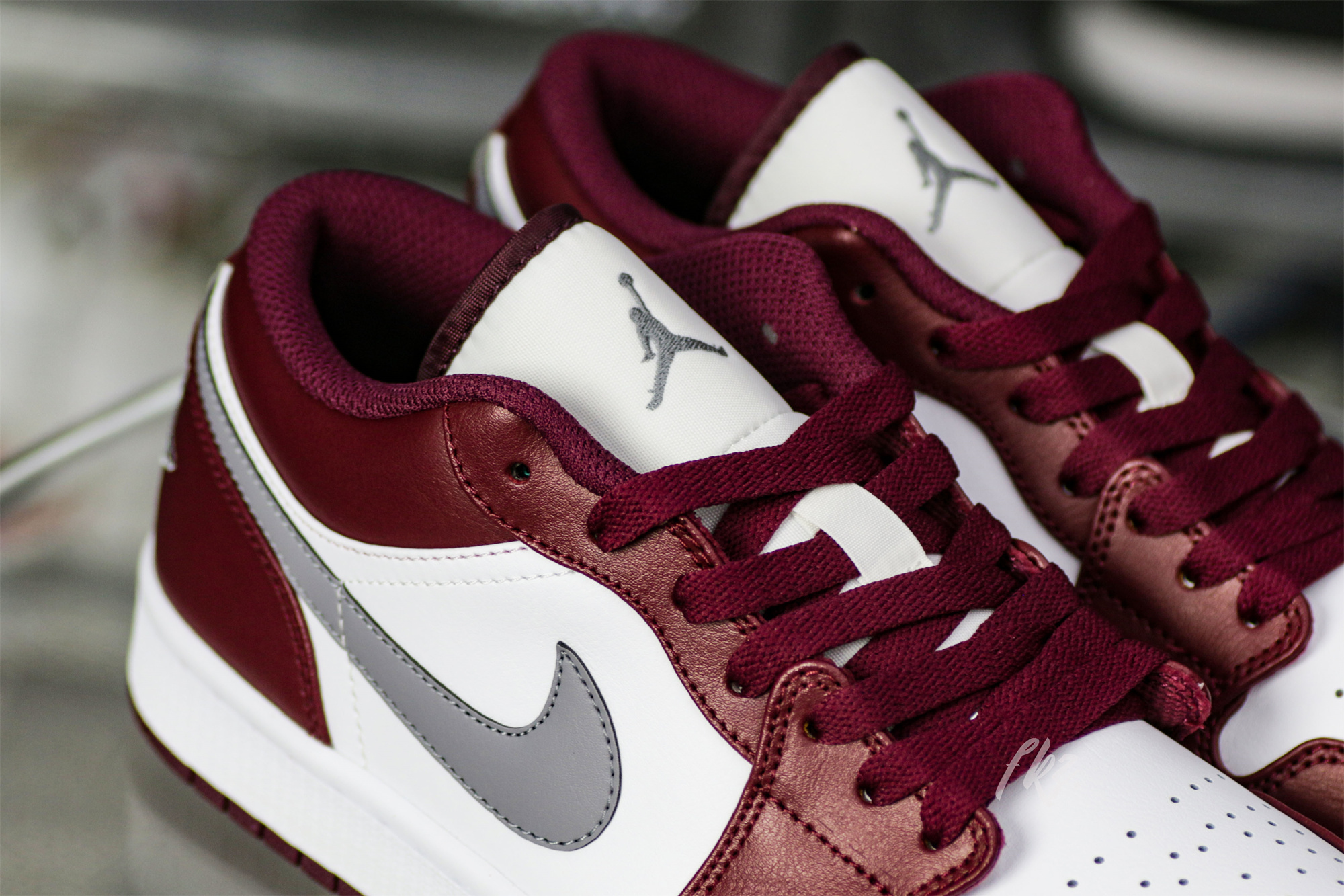 Air Jordan 1 Low Retro White Bordeaux 2022