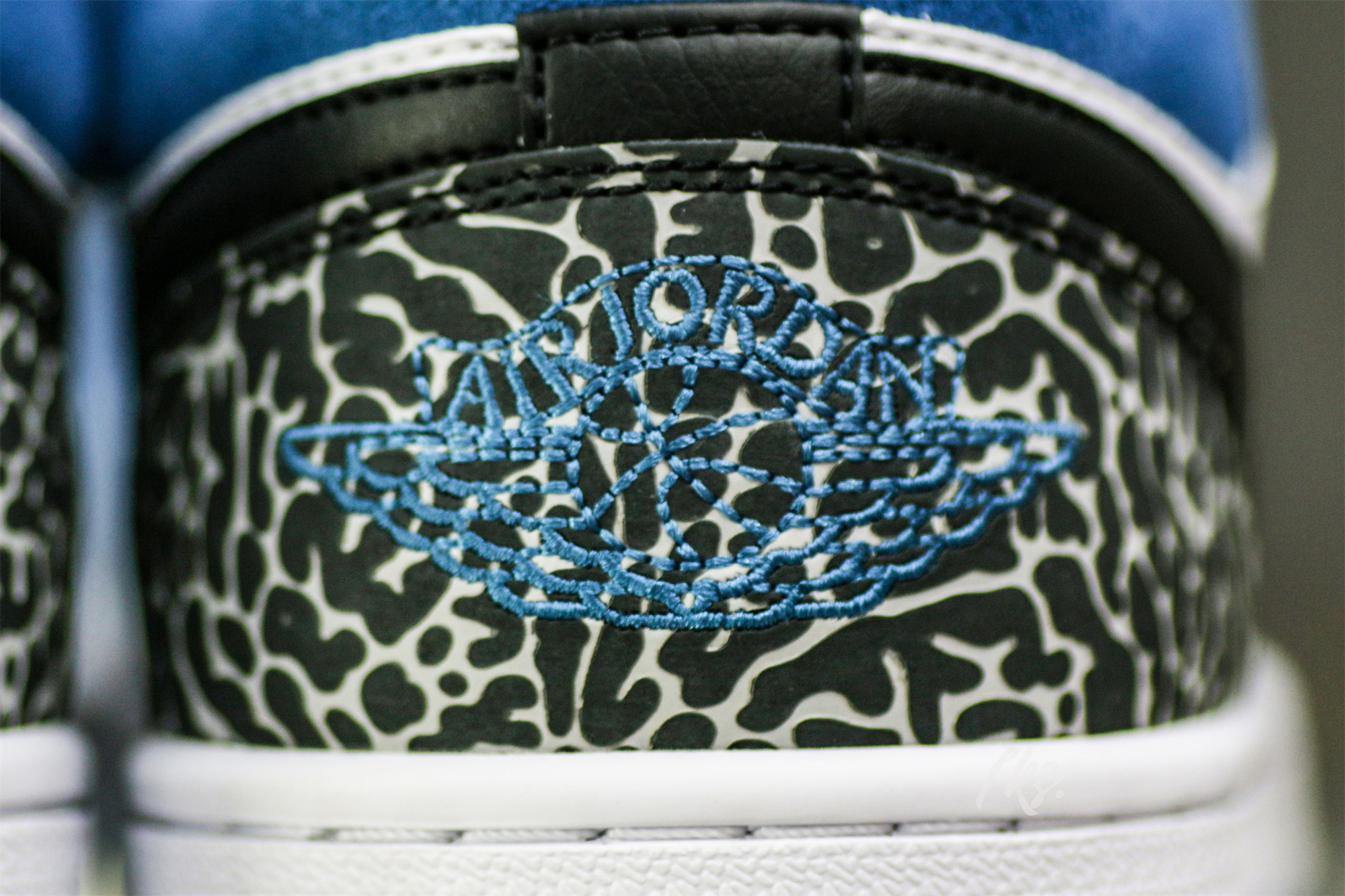 Air Jordan 1 Low SE True Blue