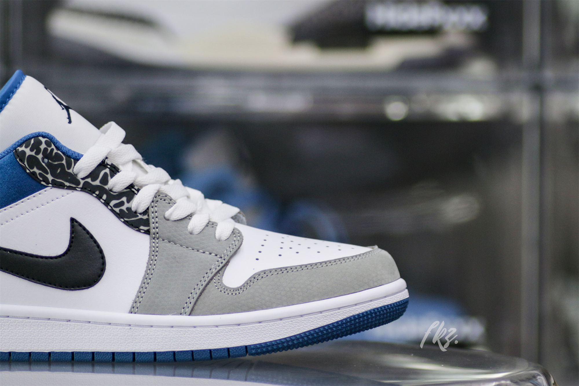 Air Jordan 1 Low SE True Blue