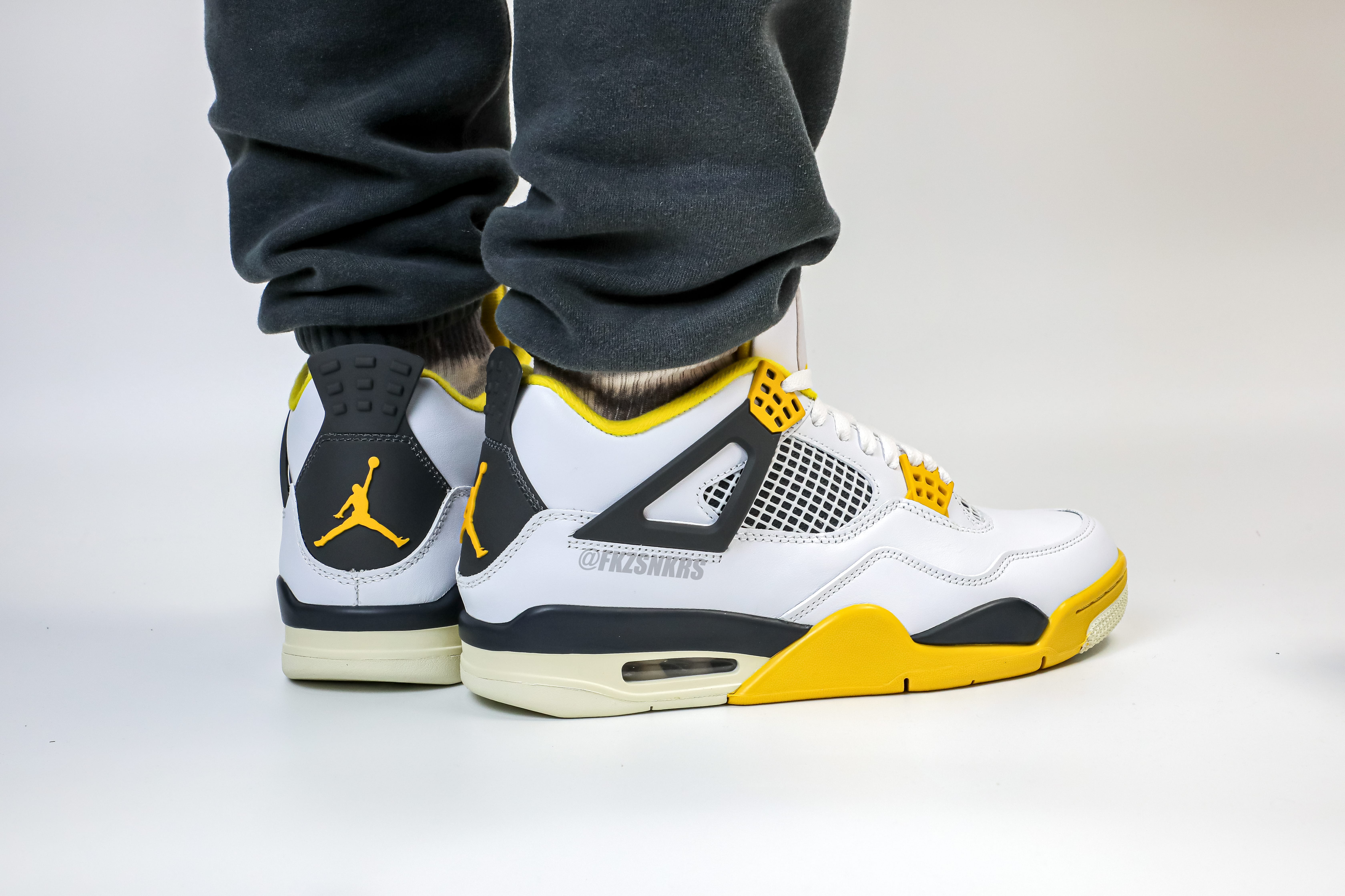 Air Jordan 4 “Vivid Sulfur” 2024 (Ln5 A1)