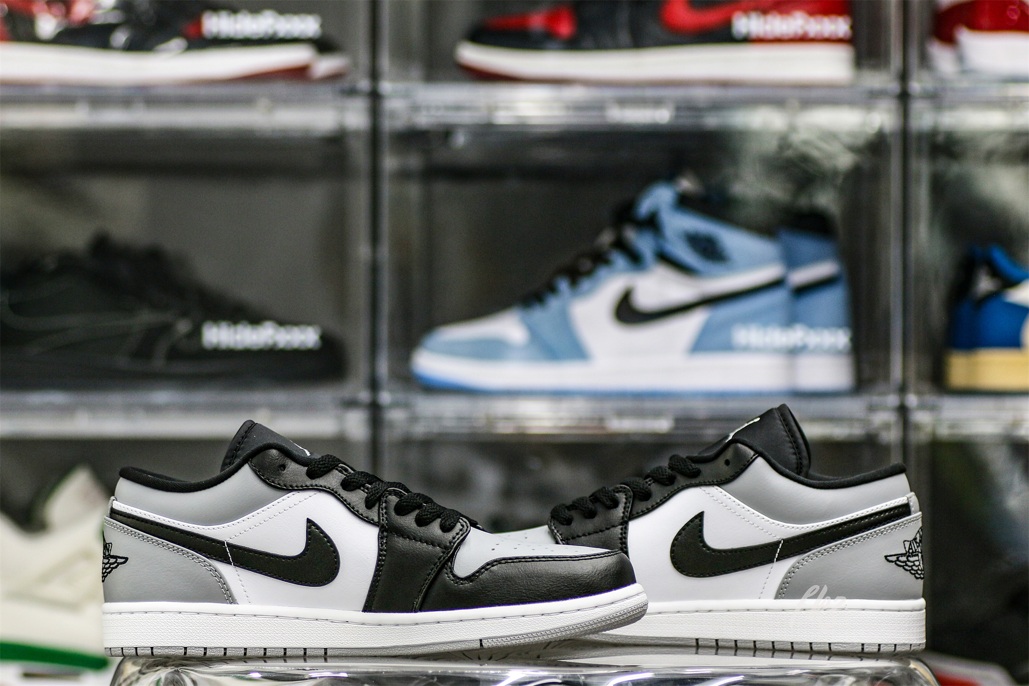 Air Jordan 1 Low Shadow Toe