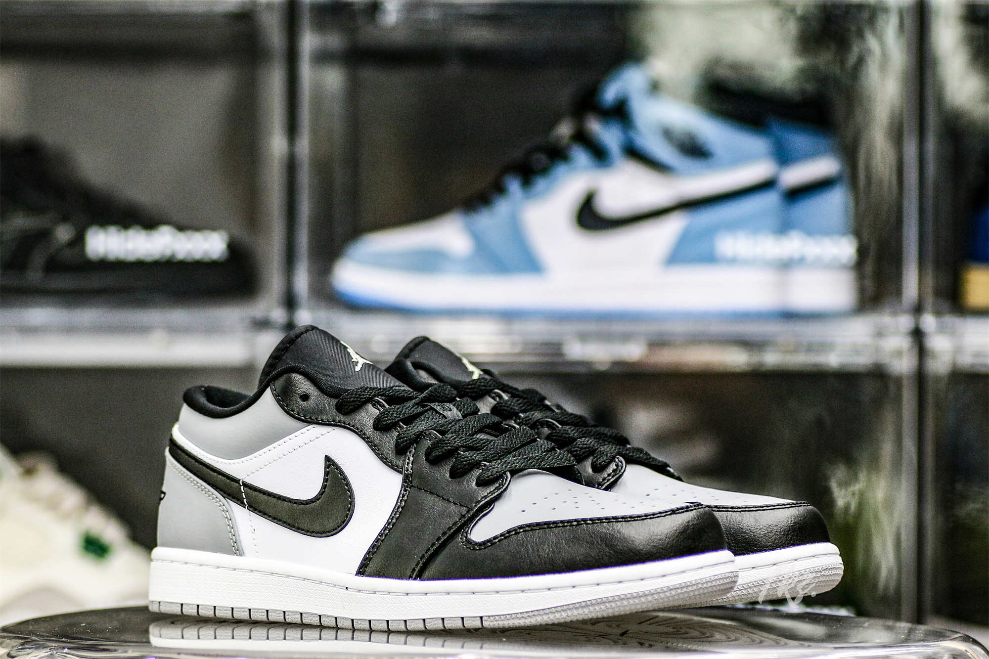 Air Jordan 1 Low Shadow Toe