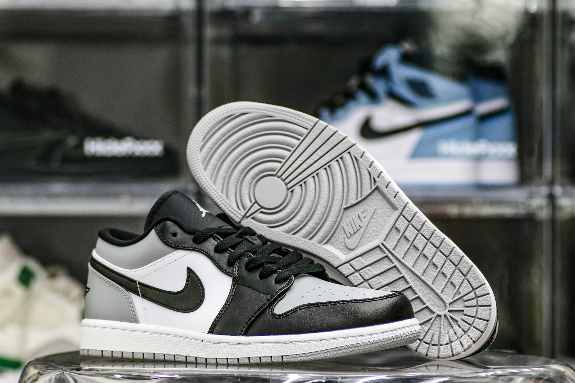 Air Jordan 1 Low Shadow Toe