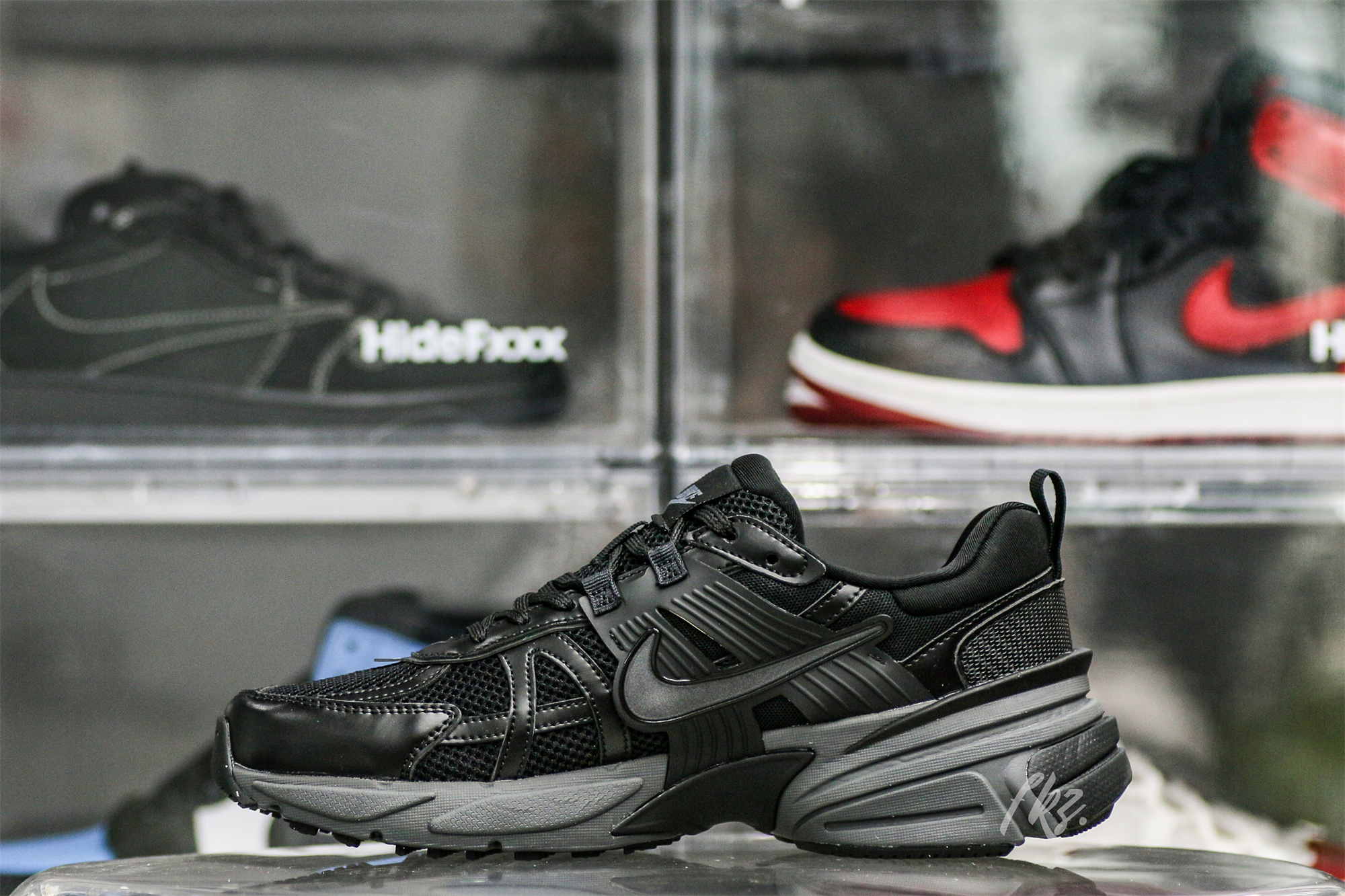 Nike V2K Run Black Dark Smoke Grey