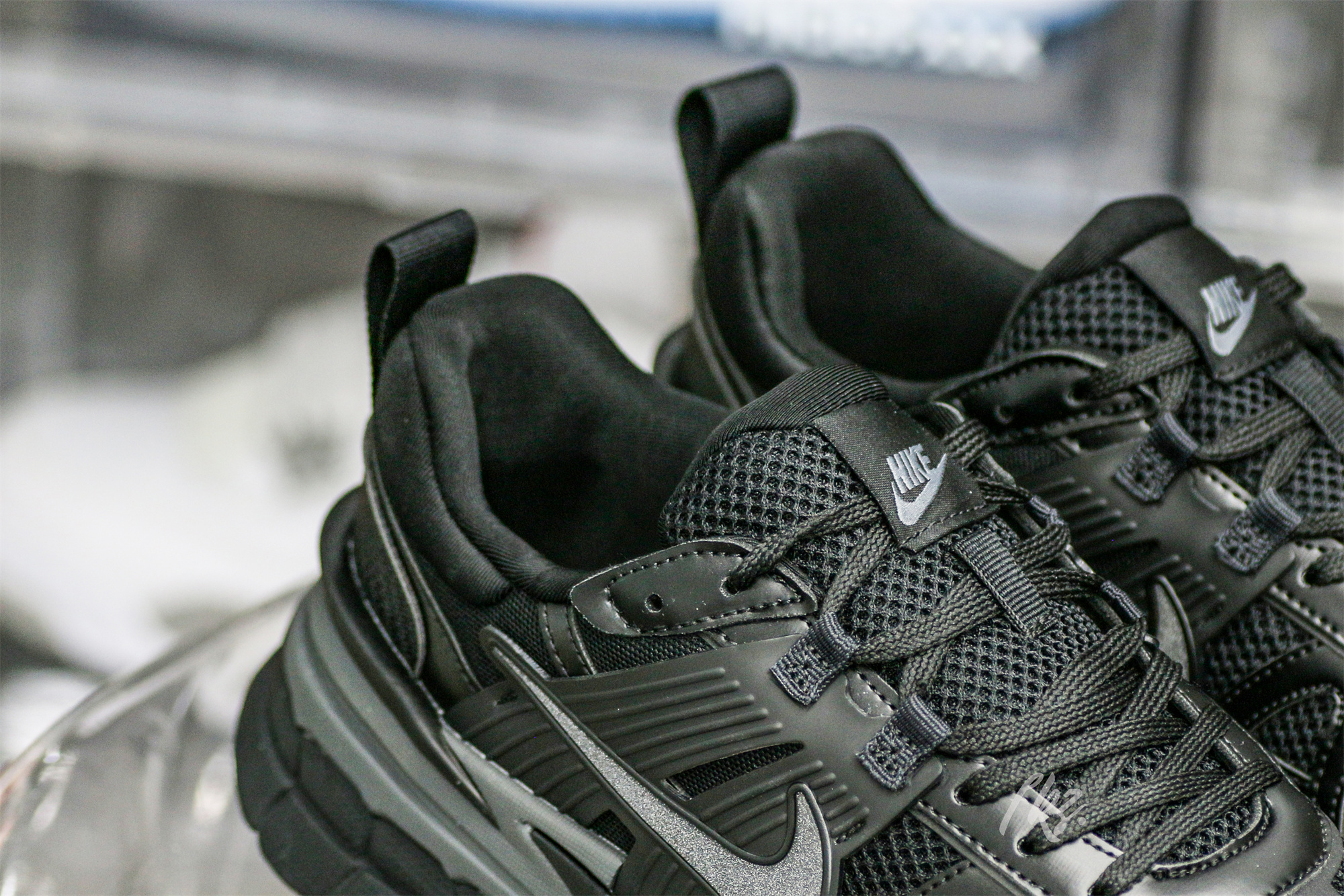 Nike V2K Run Black Dark Smoke Grey