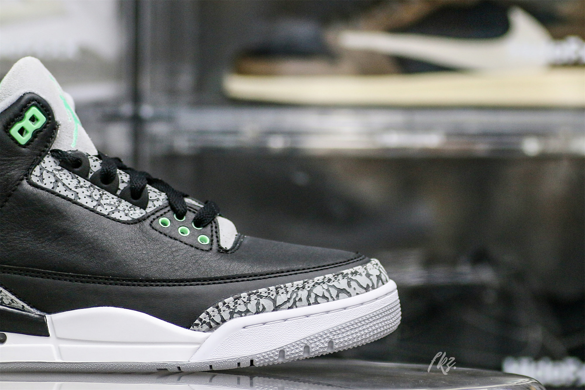 Air Jordan 3 Retro Green Glow 2024