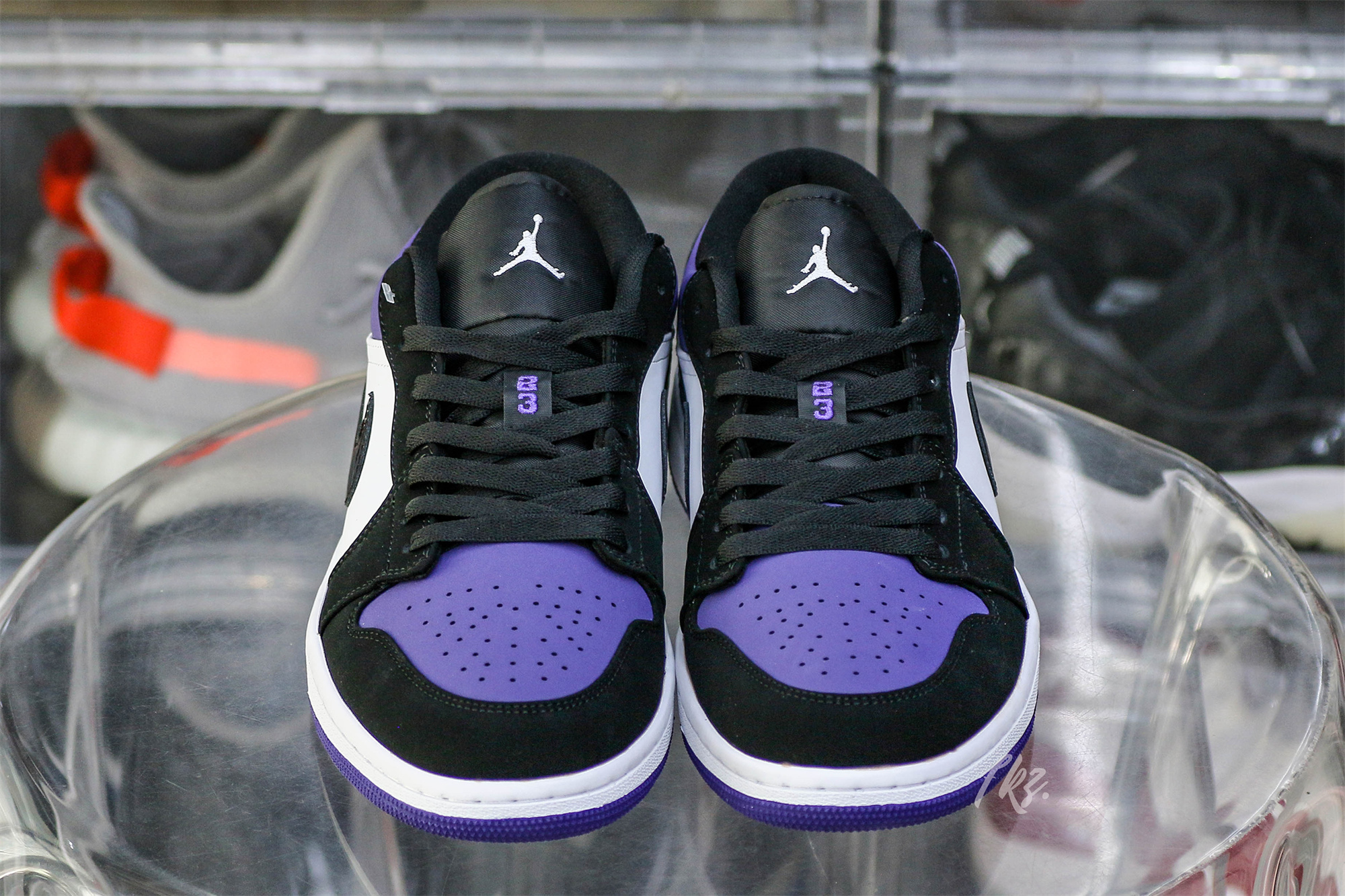 Jordan 1 Low Court Purple